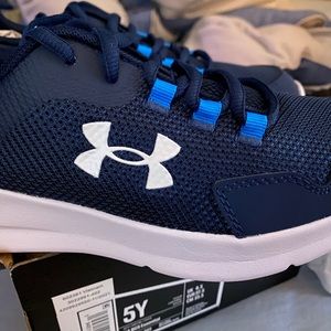 Under Armour UA BGS Essential Navy Blue Sneakers Boys 5Y